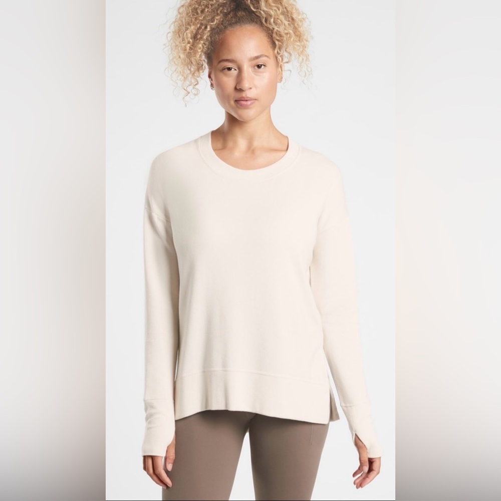 Athleta GORGEOUS Cream Coaster Luxe Sweatshirt with Thumb Holes, size LT
